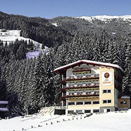 Hotel Hubertus Fuegen Exterior photo